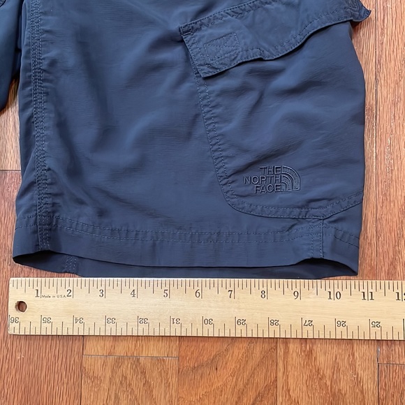 The North Face Men’s Size 30 Gray Shorts Cargo Pockets - Picture 7 of 11